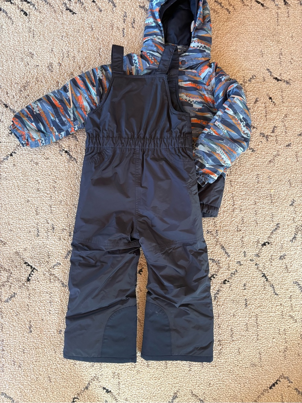Patagonia Kids' Jacket and Snow Bibs/ overalls (4T) EUC - Picture 4 of 9